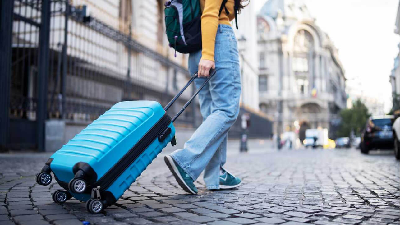 Qual a diferença entre bagagem de mão e mala pequena?