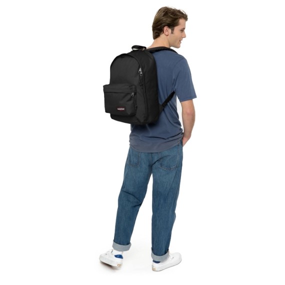 Mochila Eastpak para Portátil 13'' Out of Office Preta | Ref. 267.767008 Mochila Eastpak para Portátil 13'' Out of Office Preta | Ref. 267.767008