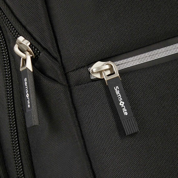 Samsonite Mochila com Rodas para Portátil 17.3” LITEPOINT Preta | Ref. 92KF200609 Samsonite Mochila com Rodas para Portátil 17.3” LITEPOINT Preta | Ref. 92KF200609