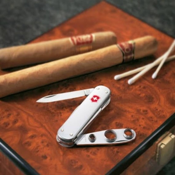 Canivete 74mm VICTORINOX Corta Charutos Prata | Ref. 136.065801