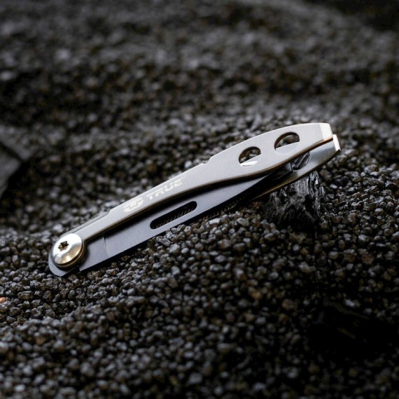 TRUE UTILITY TU584 Porta-Chaves Faca + Pinça TWEEZER TOOL Preto | Ref. 314.TU584