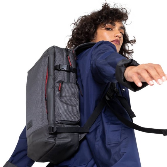 Mochila Eastpak para Portátil 15” TECUM M CNNCT AccentGrey | Ref. 267.91DI97