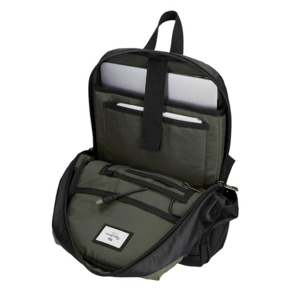 Mochila para Portátil 12” Adap. c/ USB Pepe Jeans CARDIFF Preta | Ref. 186.7632031