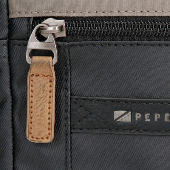 Mochila para Portátil 12” Adap. c/ USB Pepe Jeans CARDIFF Preta | Ref. 186.7632031