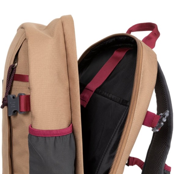 Mochila para Portátil 16” Eastpak OUT SAFEPACK Out Brown | Ref. 267.BEL9A8