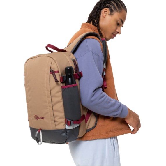 Mochila para Portátil 16” Eastpak OUT SAFEPACK Out Brown | Ref. 267.BEL9A8