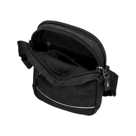 Bolsa de Tiracolo 2C c/ Bolso Frontal Reebok CINCINNATI Preta | Ref. 186.8815521 Bolsa de Tiracolo 2C c/ Bolso Frontal Reebok CINCINNATI Preta | Ref. 186.8815521