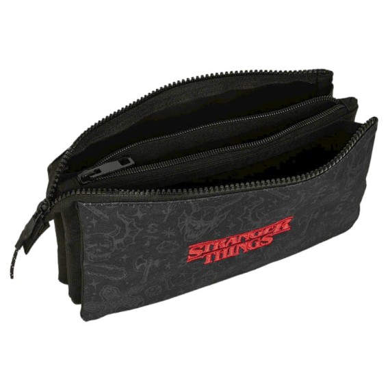 Estojo Escolar Triplo STRANGER THINGS Preto | Ref. 248.812387744 Estojo Escolar Triplo STRANGER THINGS Preto | Ref. 248.812387744