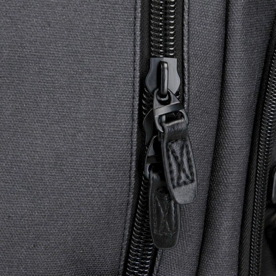 Mochila para Portátil 12” C/ USB Pepe Jeans GRAYS Preta | Ref. 186.7792031 Mochila para Portátil 12” C/ USB Pepe Jeans GRAYS Preta | Ref. 186.7792031