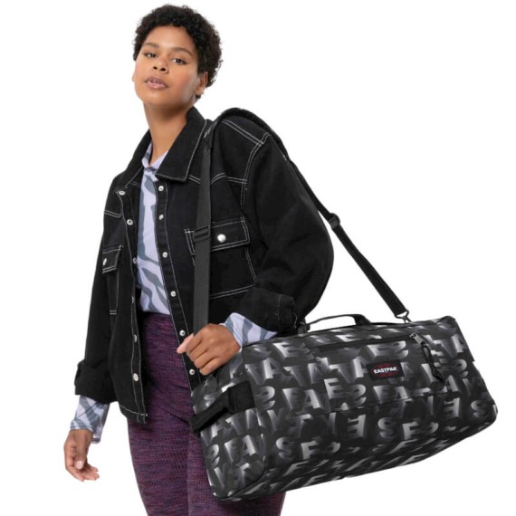 Saco de Viagem 53cm EASTPAK Duffl’R M Blocktype Black | Ref. 267.35BES6D6
