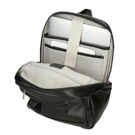 Mochila para Portátil 13.3” 2C Adapt. PEPE JEANS Elia Preta | Ref. 186.7942131 Mochila para Portátil 13.3” 2C Adapt. PEPE JEANS Elia Preta | Ref. 186.7942131