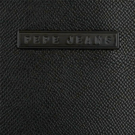 Mochila para Portátil 13.3” 2C Adapt. PEPE JEANS Elia Preta | Ref. 186.7942131 Mochila para Portátil 13.3” 2C Adapt. PEPE JEANS Elia Preta | Ref. 186.7942131