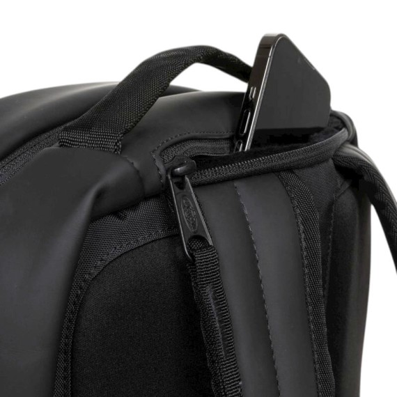 Mochila EASTPAK para Portátil 16” Tecum F CNNCT F MatBlac | Ref. 267.BE91F5