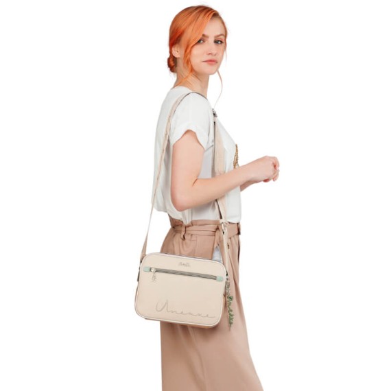 ANEKKE Bolsa de Tiracolo 2C Média Alma Smart Pack Dourada | Ref. 280.40603-516 ANEKKE Bolsa de Tiracolo 2C Média Alma Smart Pack Dourada | Ref. 280.40603-516