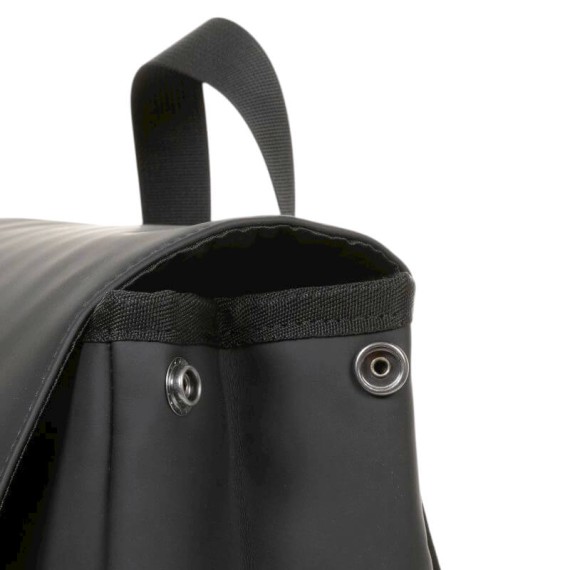 Mochila para Portátil 16” EASTPAK Yarin CNNCT F Matte Black | Ref. 267.BJH1F5
