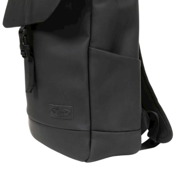Mochila para Portátil 16” EASTPAK Yarin CNNCT F Matte Black | Ref. 267.BJH1F5
