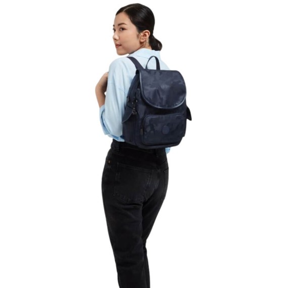 Mochila Casual KIPLING City Pack S Satin Camo Blue | Ref. 187.40KI252553I Mochila Casual KIPLING City Pack S Satin Camo Blue | Ref. 187.40KI252553I