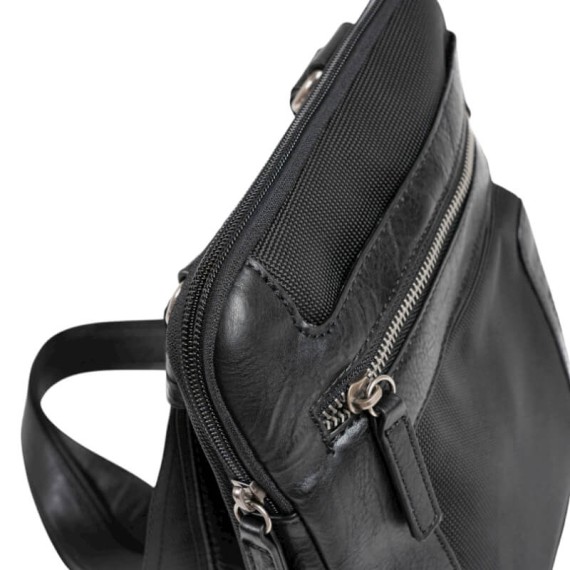 Bolsa de Tiracolo Pequena 2C MATTIES Nylon Sport Preta | Ref. 132.4019020 Bolsa de Tiracolo Pequena 2C MATTIES Nylon Sport Preta | Ref. 132.4019020