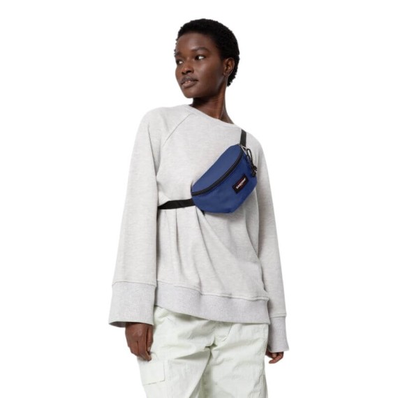 Bolsa de Cintura EASTPAK Springer Nightsky Navy | Ref. 267.350745S9 Bolsa de Cintura EASTPAK Springer Nightsky Navy | Ref. 267.350745S9