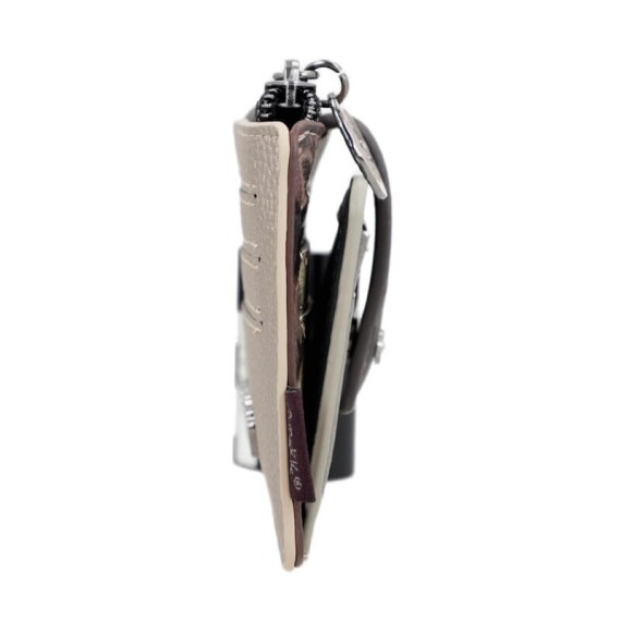 ANEKKE Porta-Cartões Pequeno Manifesto Taupe | Ref. 280.41719-028 ANEKKE Porta-Cartões Pequeno Manifesto Taupe | Ref. 280.41719-028