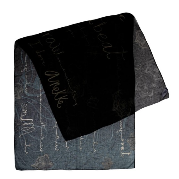 ANEKKE Lenço Retangular Estampado Manifesto Preto | Ref. 280.41470-041