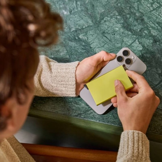 SECRID Porta-Cartões Cardprotector for MagSafe Lime | Ref. 297.CFM-L