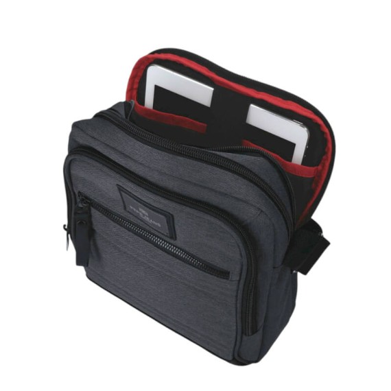 Bolsa de Tiracolo p/ Tablet 2C PEPE JEANS Whitton Preta | Ref. 186.7325741 Bolsa de Tiracolo p/ Tablet 2C PEPE JEANS Whitton Preta | Ref. 186.7325741