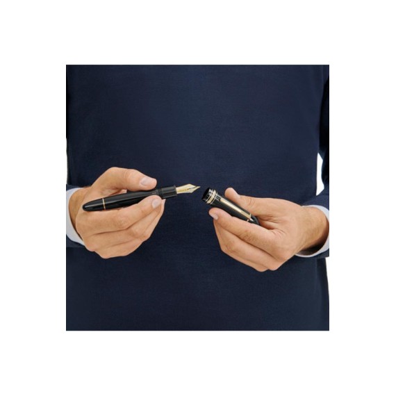 Caneta-tinteiro Montblanc Meisterstück 149 Revestida a Ouro (EF) Preto | Ref. 238.115382